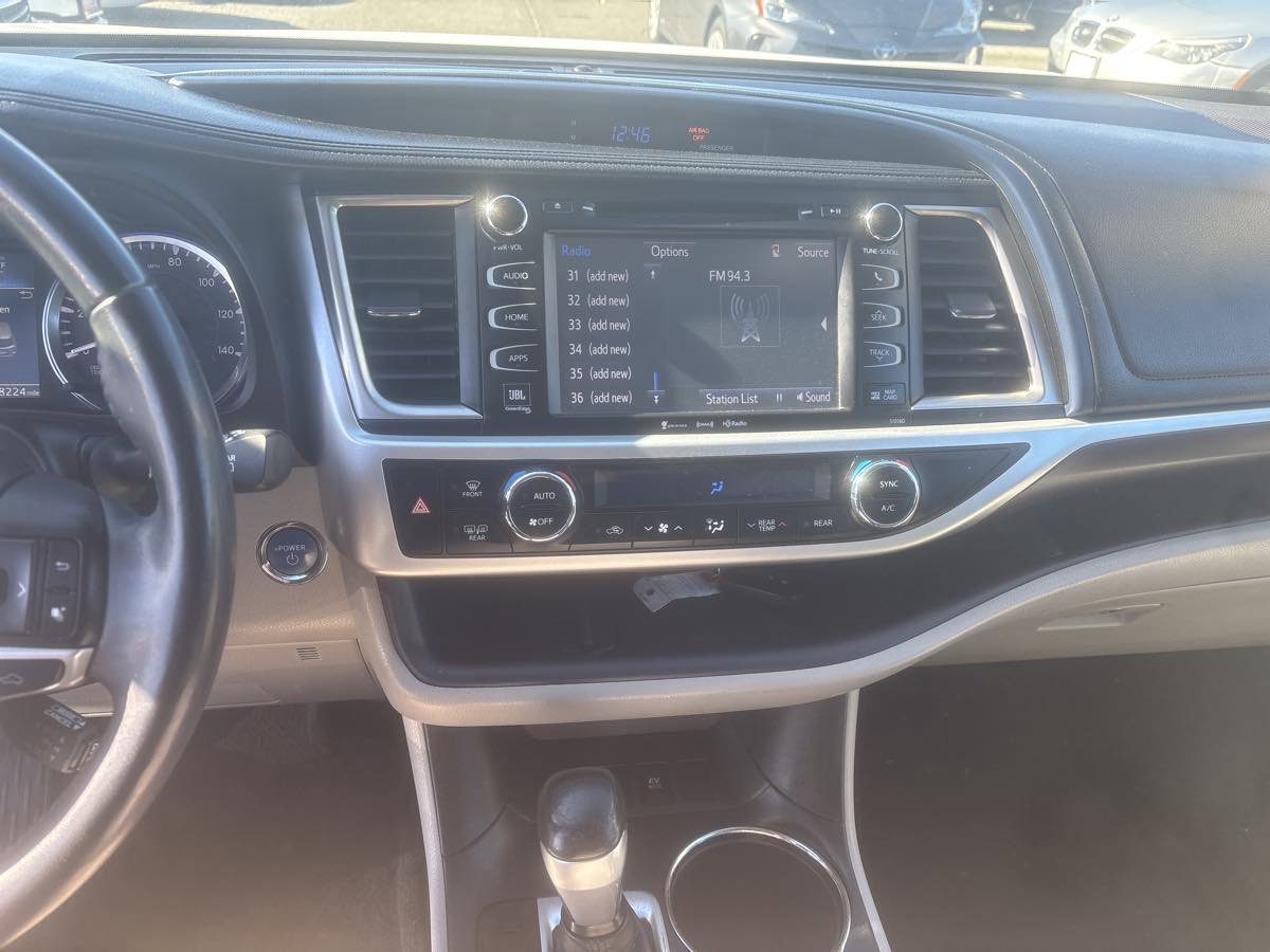 Used 2016 Toyota Highlander Limited Platinum image 15