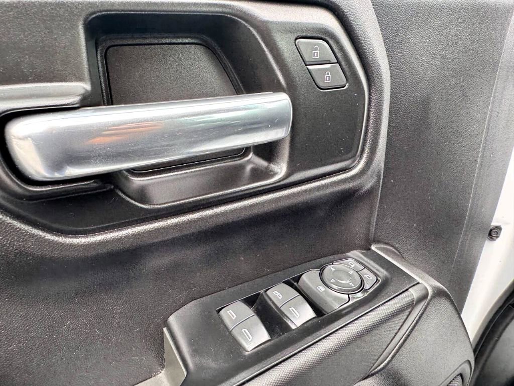 Used 2019 Chevrolet Silverado 1500 Custom w/ Trailering Package image 17