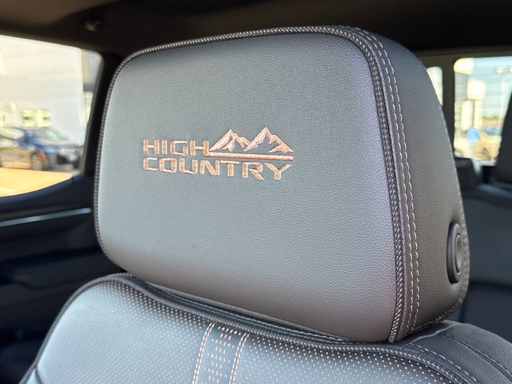 Certified 2026 Chevrolet Silverado 1500 High Country AWD/4WD image 19
