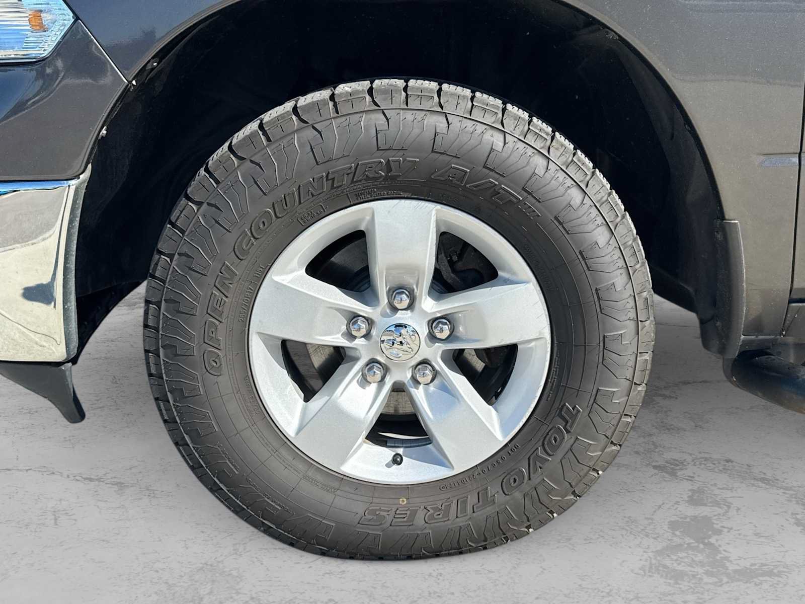 Used 2019 RAM 1500 Classic SLT AWD/4WD image 13