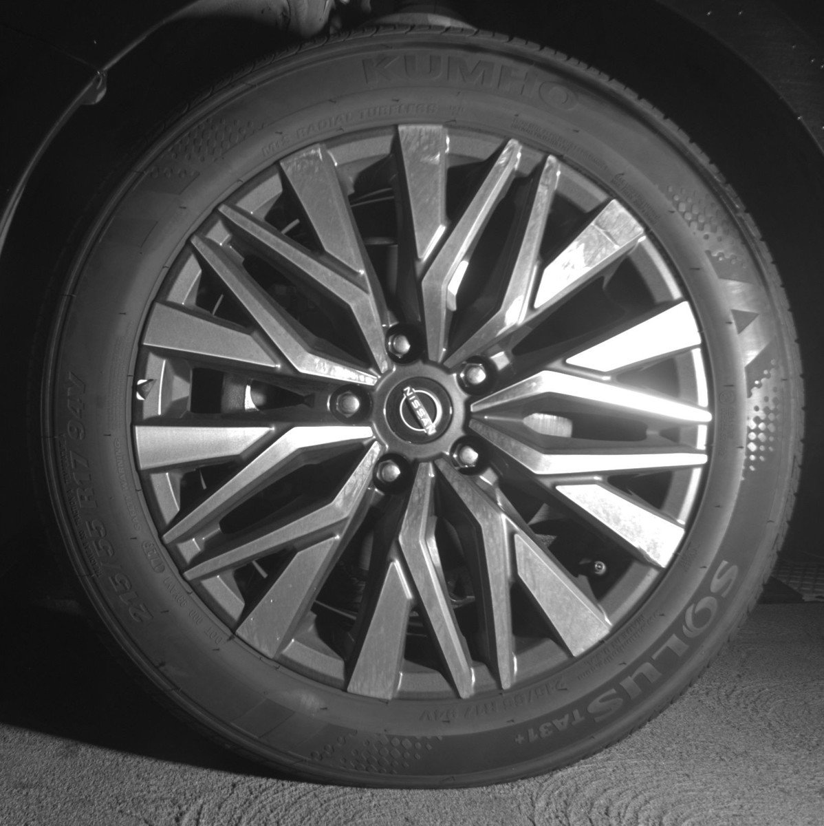 Used 2025 Nissan Altima 2.5 SV FWD image 12