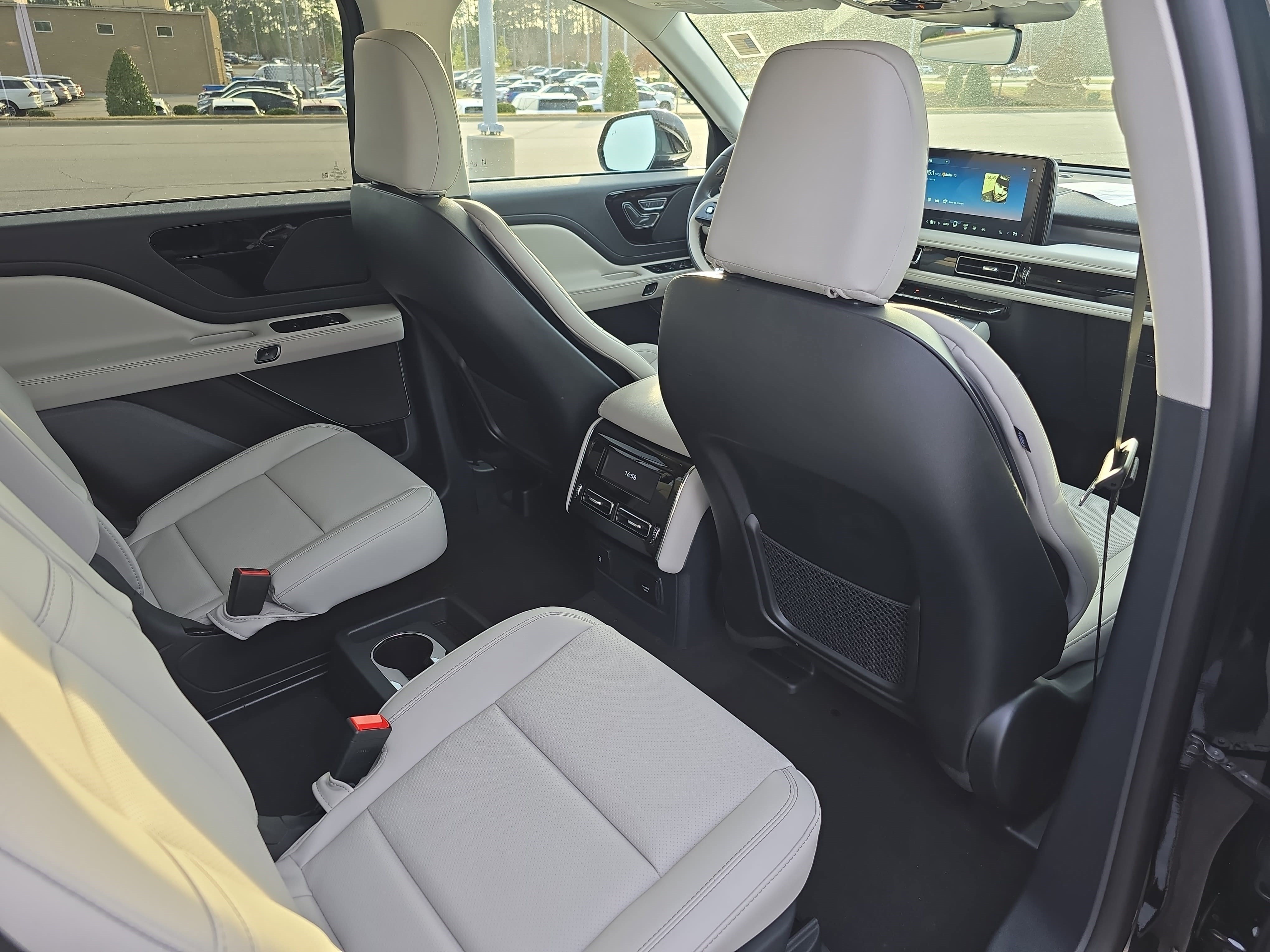 New 2026 Lincoln Aviator 2WD image 11