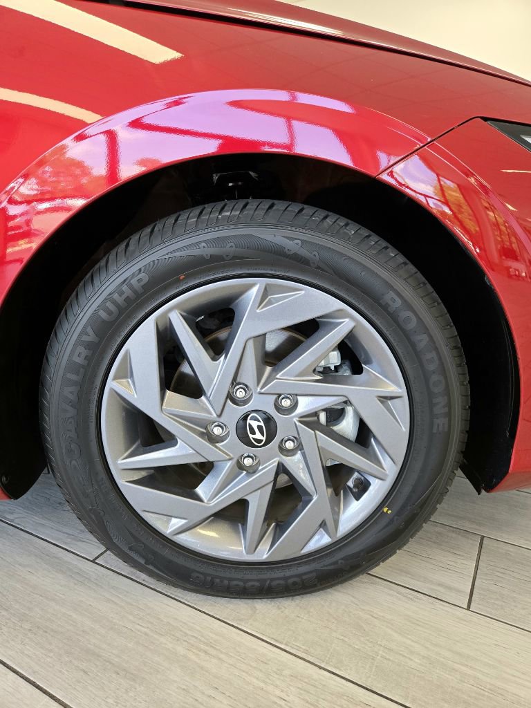 Used 2024 Hyundai Elantra SEL image 19
