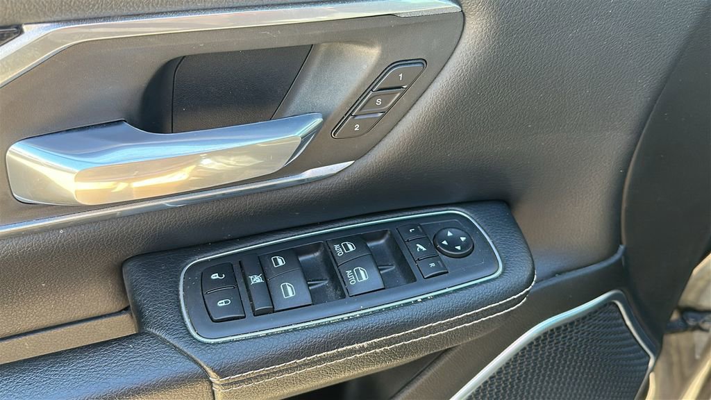 Used 2020 RAM 1500 Laramie w/ Sport Appearance Package AWD/4WD image 14