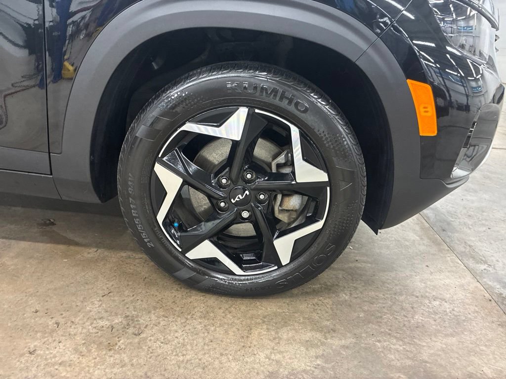 Certified 2024 Kia Seltos EX AWD/4WD image 17