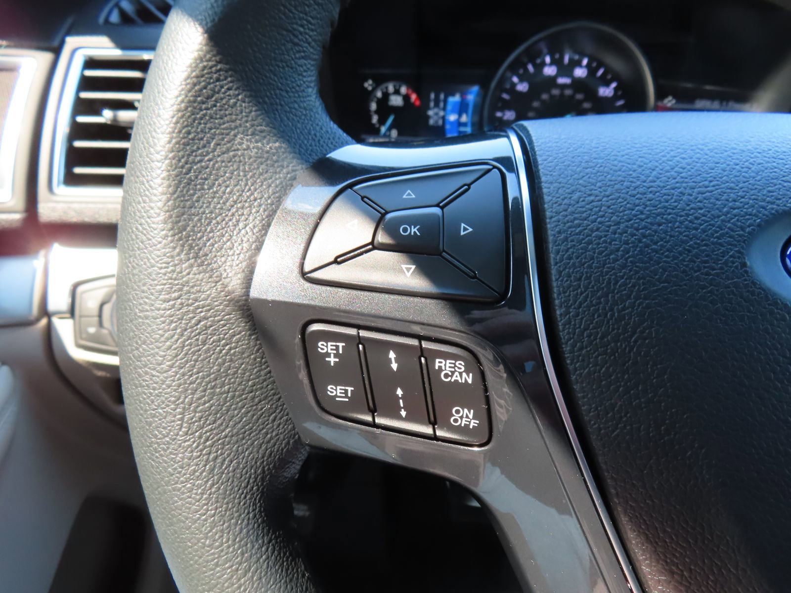 Used 2018 Ford Explorer Limited w/ Equipment Group 301A image 17