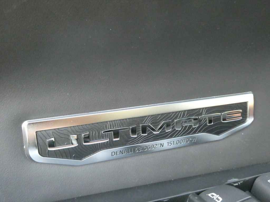 New 2026 GMC Sierra 1500 Denali Ultimate w/ LPO, Black Badging Package image 27