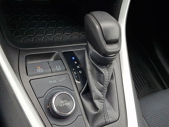 Certified 2021 Toyota RAV4 LE image 14
