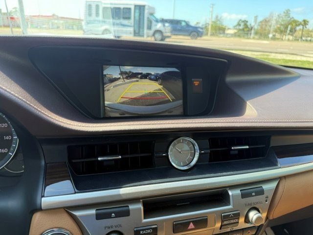 Used 2017 Lexus ES 350 w/ Navigation System Package image 20