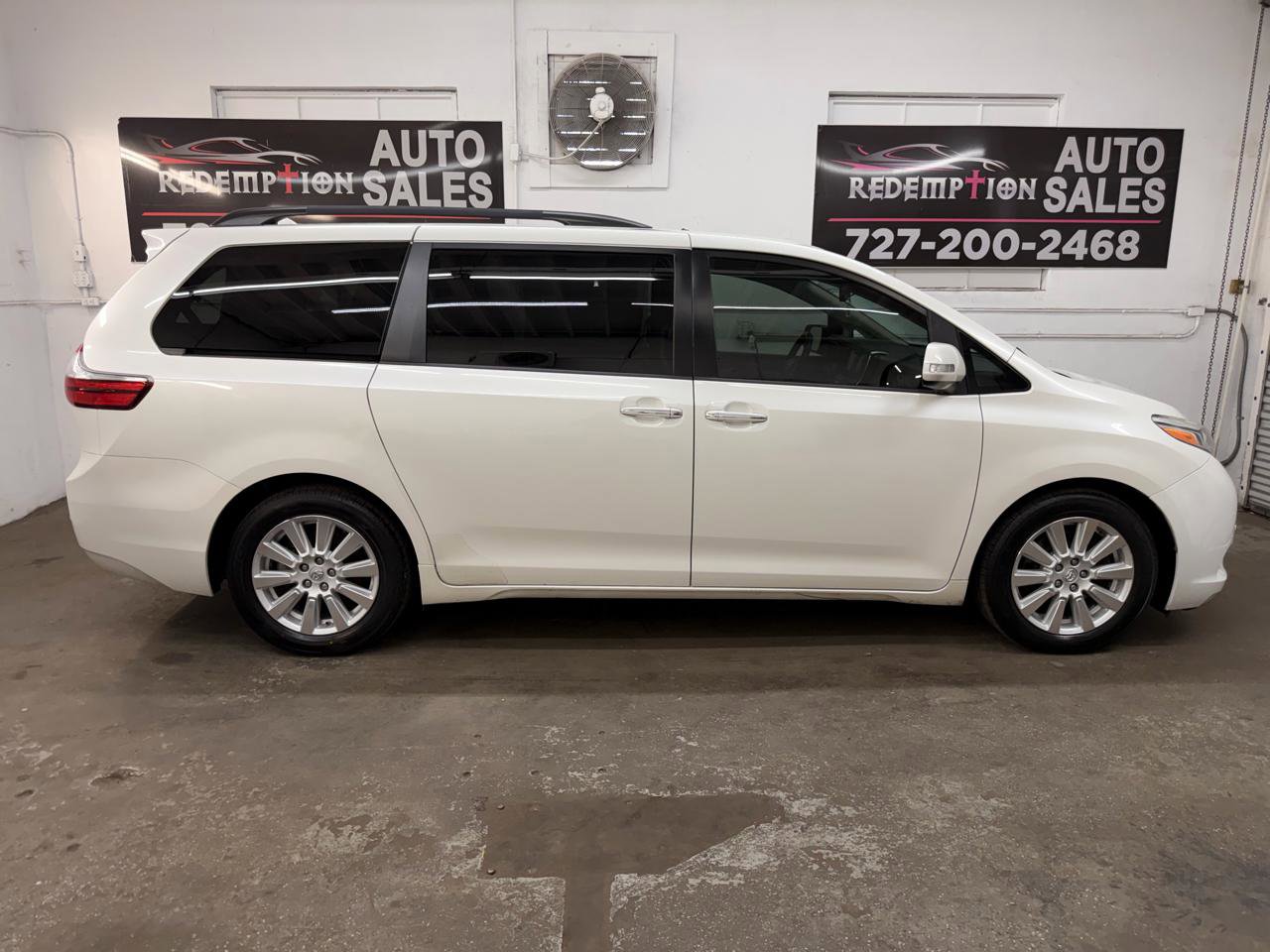 Used 2017 Toyota Sienna Limited Premium w/ Advanced Technology Package FWD image 6