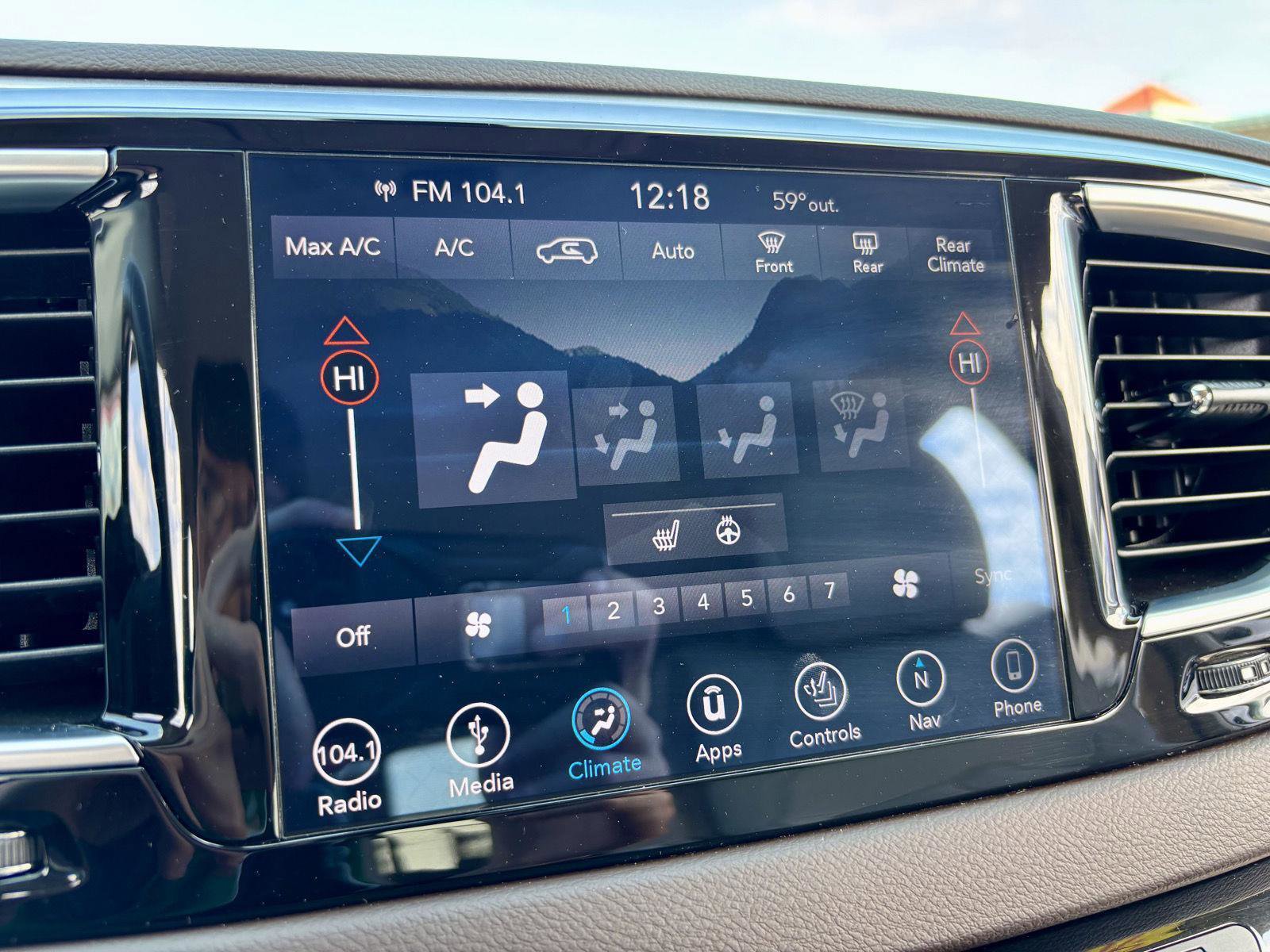 Used 2018 Chrysler Pacifica Touring-L Plus image 23