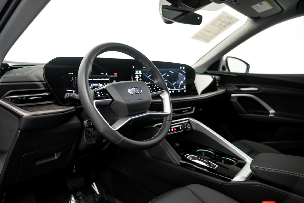 Certified 2025 Audi Q5 Premium w/ Convenience Package AWD/4WD image 4