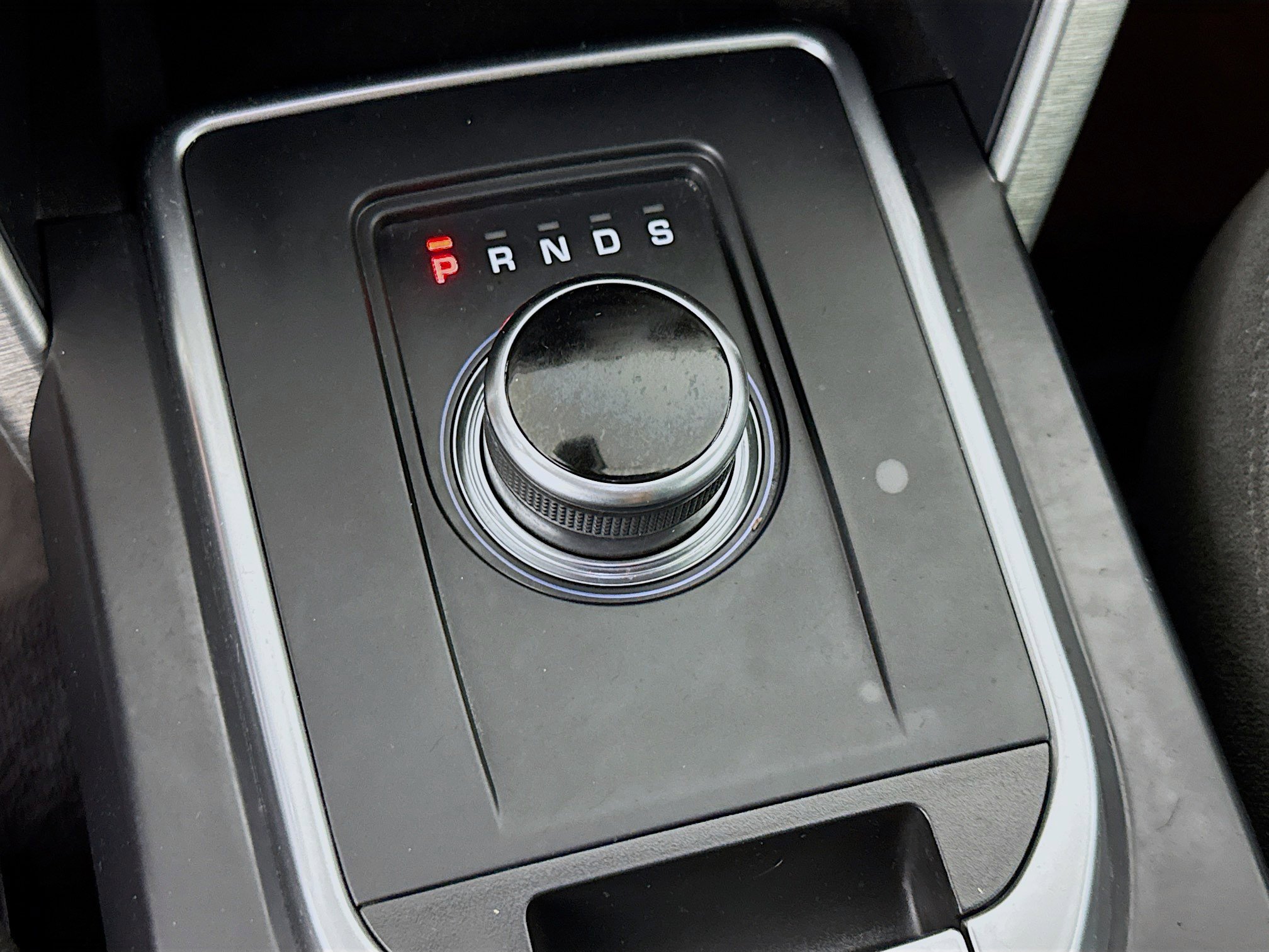 Used 2018 Land Rover Discovery Sport HSE image 19