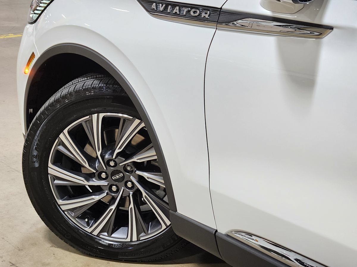 Used 2025 Lincoln Aviator 2WD image 23