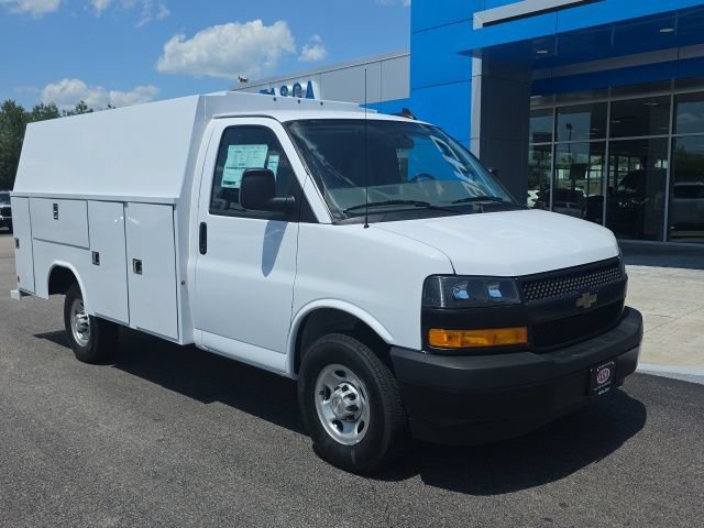 New 2025 Chevrolet Express 3500 w/ Power Convenience Package