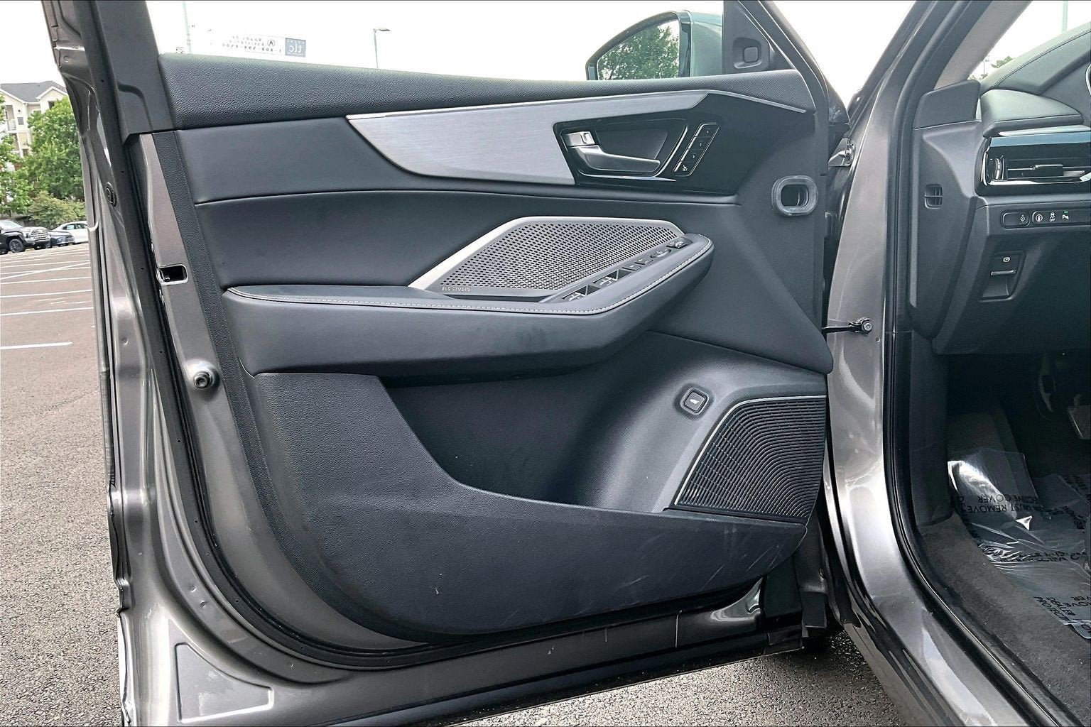 Used 2023 Acura MDX SH-AWD w/ Technology Package image 22