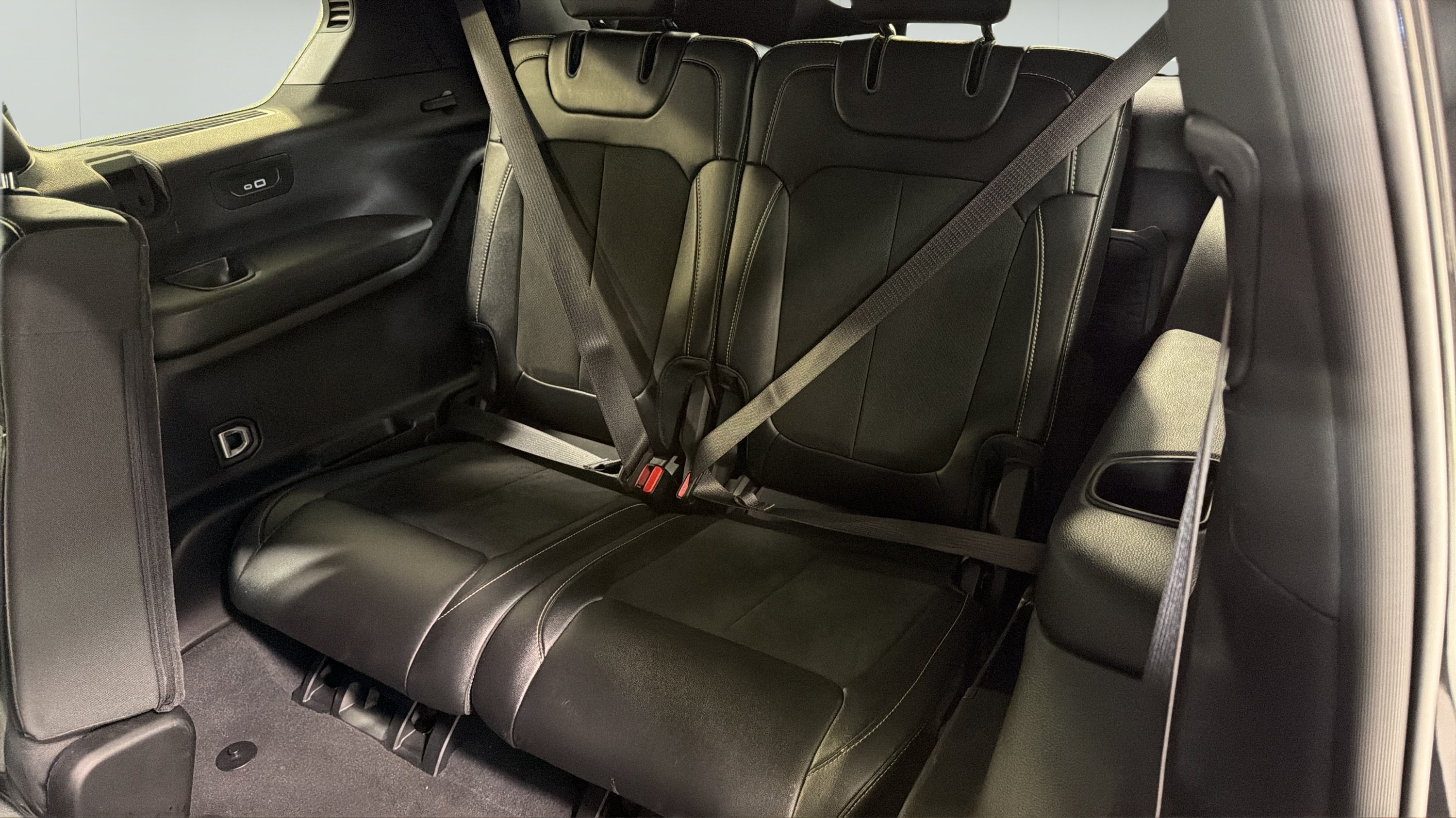 Used 2024 Jeep Grand Cherokee L Laredo AWD/4WD image 19