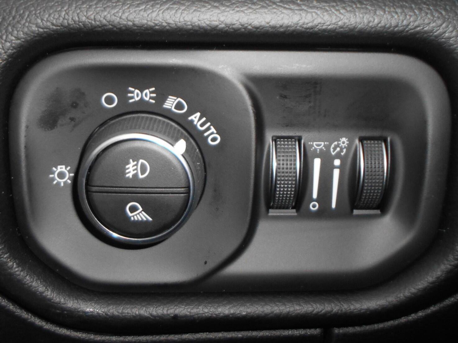 New 2026 RAM 1500 Laramie AWD/4WD image 21
