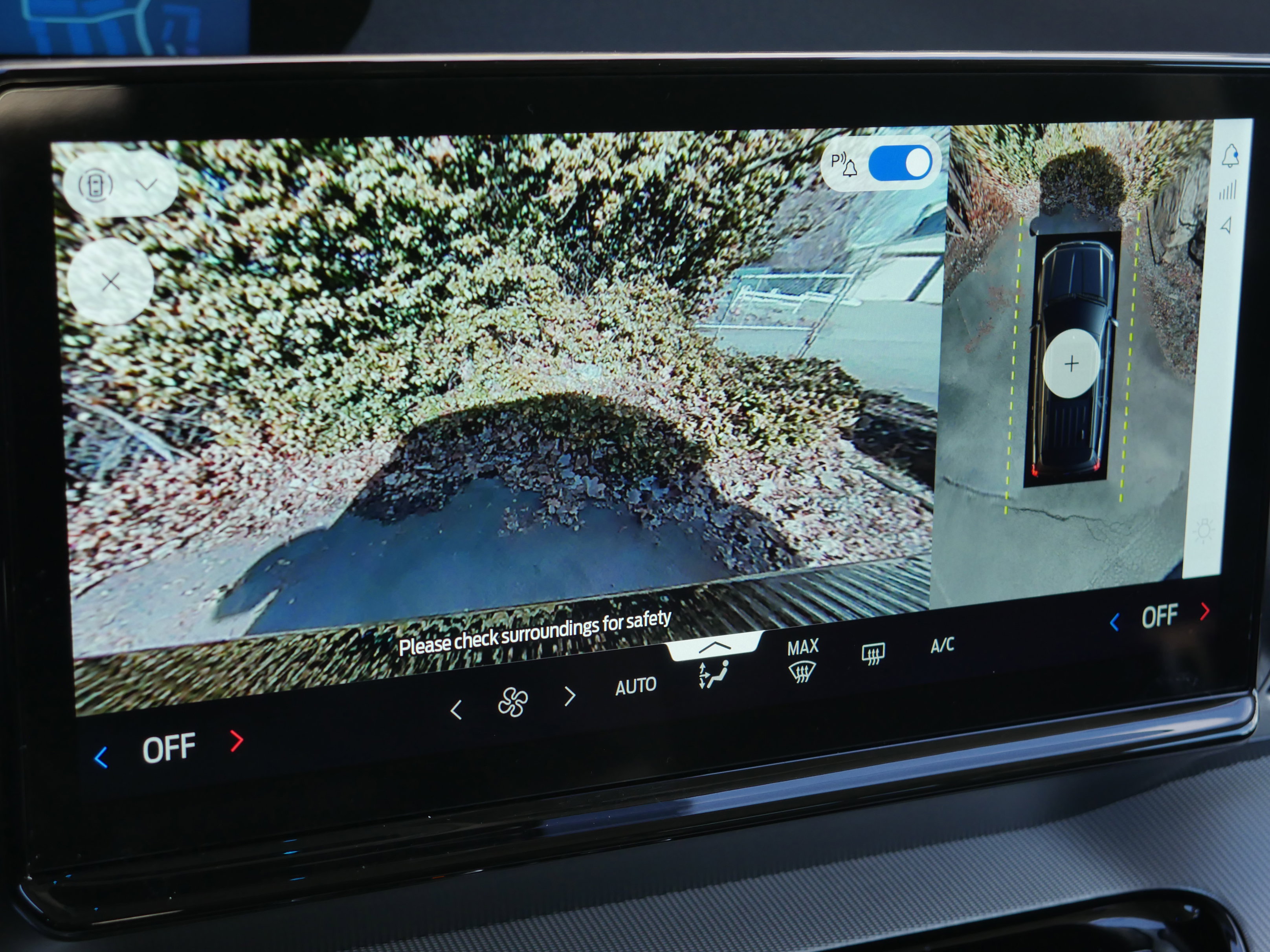 Certified 2025 Ford Expedition Active image 13