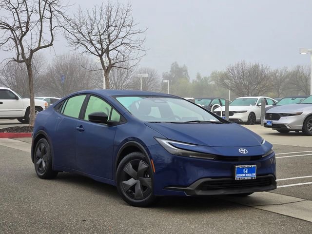 Used 2024 Toyota Prius LE image 1