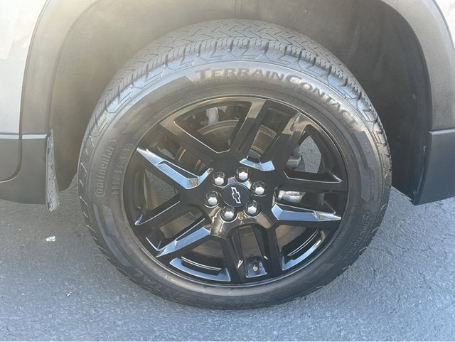 Used 2020 Chevrolet Traverse LS w/ LPO, Black Accent Package image 39