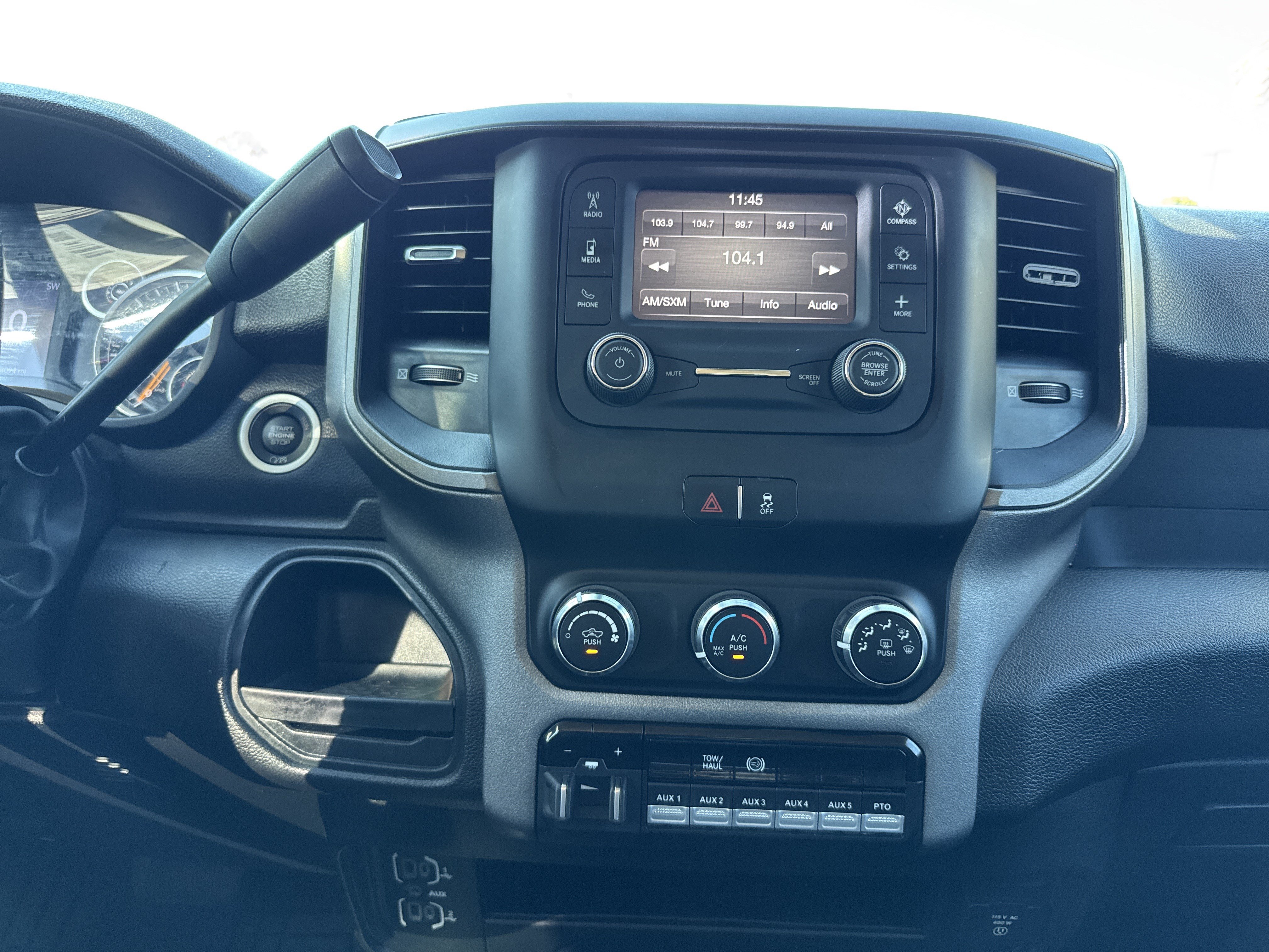 Used 2020 RAM 4500 Tradesman w/ Chrome Appearance Group RWD image 23