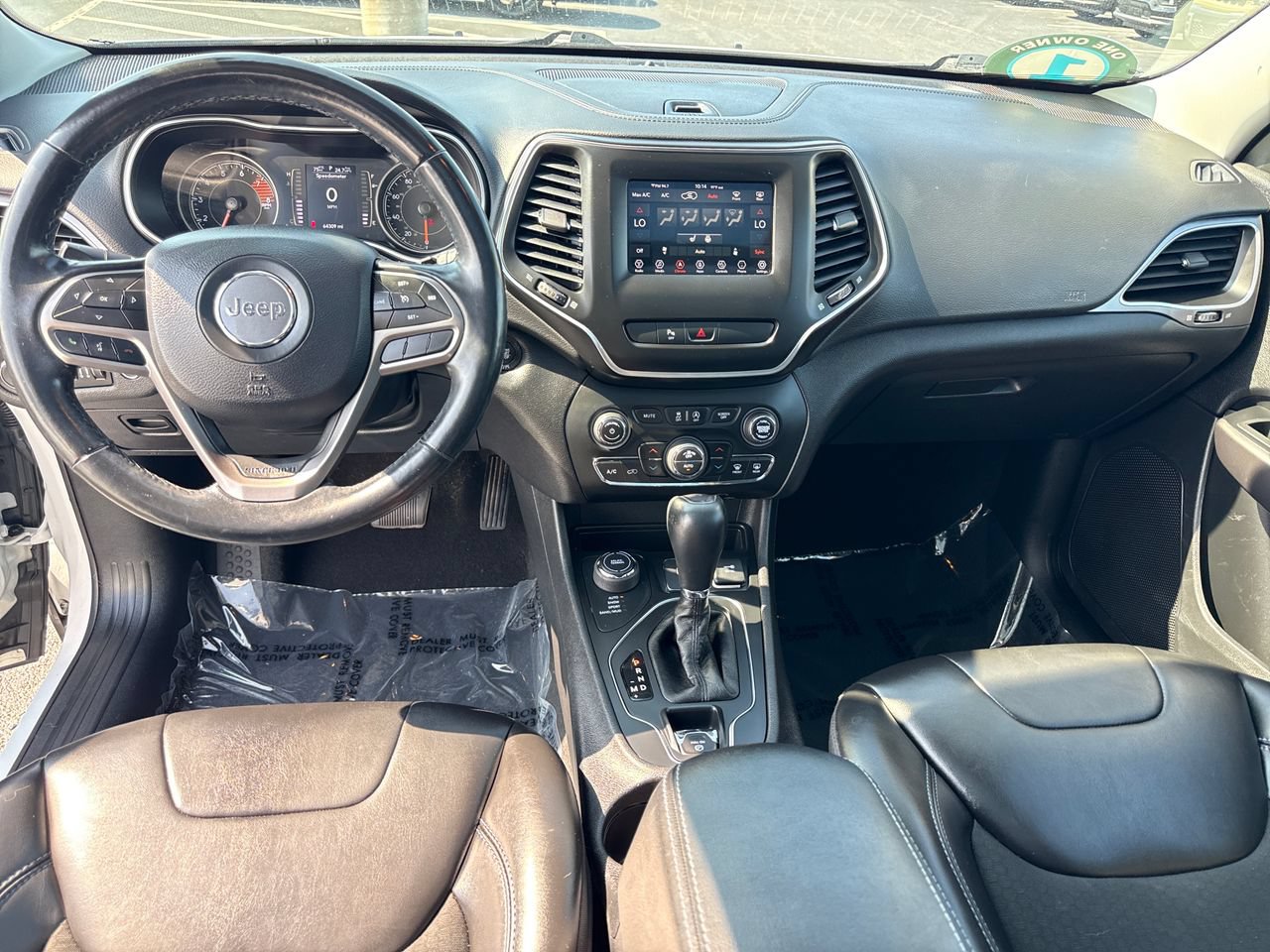 Used 2020 Jeep Cherokee Latitude Plus w/ Cold Weather Group AWD/4WD image 15