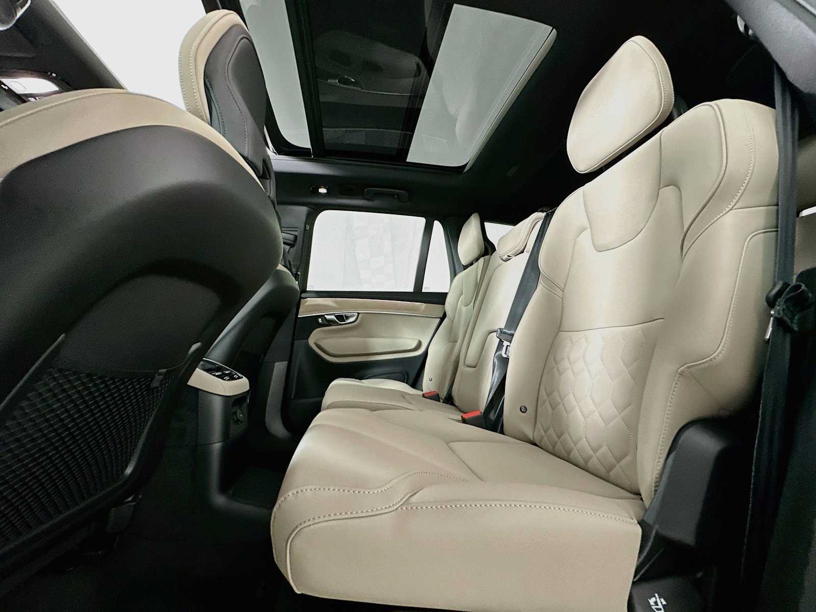 New 2026 Volvo XC90 T8 Plus w/ Protection Package AWD/4WD image 22