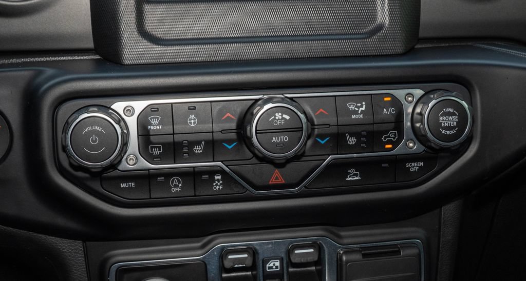 Used 2022 Jeep Wrangler Unlimited Sport AWD/4WD image 18