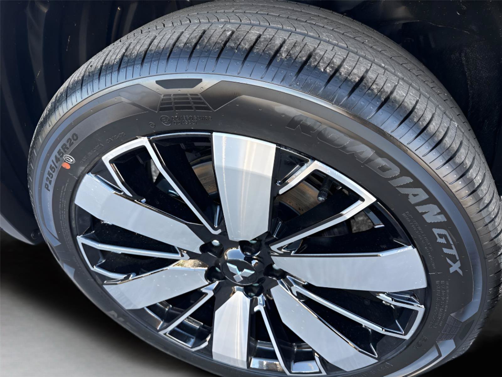 New 2026 Mitsubishi Outlander SE FWD image 12