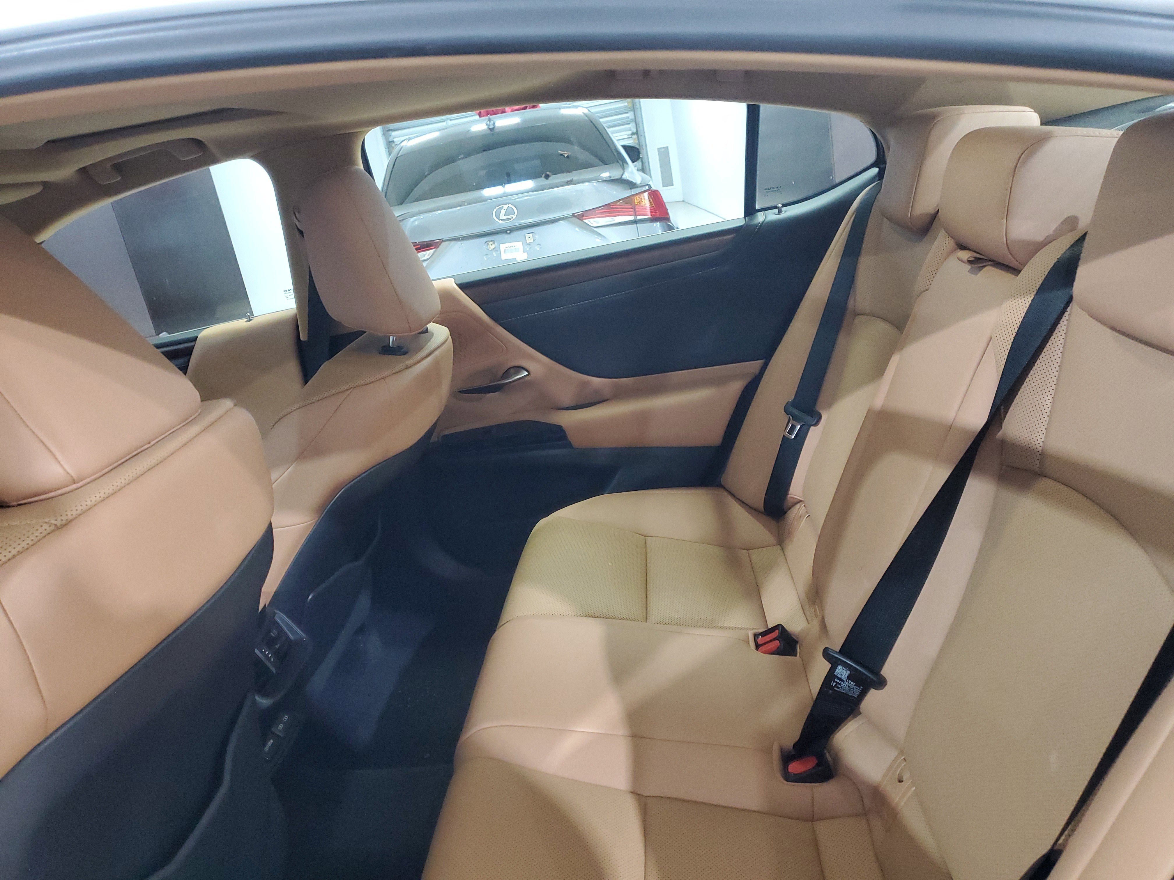 Used 2022 Lexus ES 350 w/ Premium Package image 11