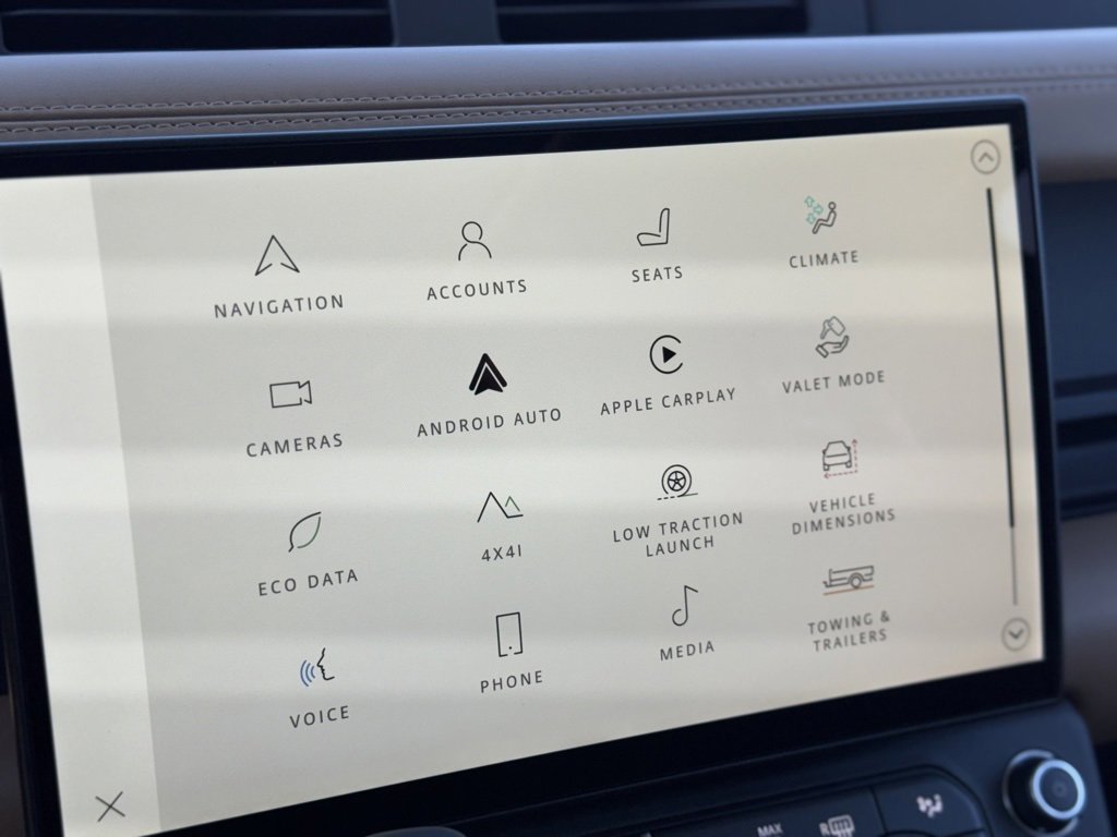 New 2026 Land Rover Defender 110 S image 20