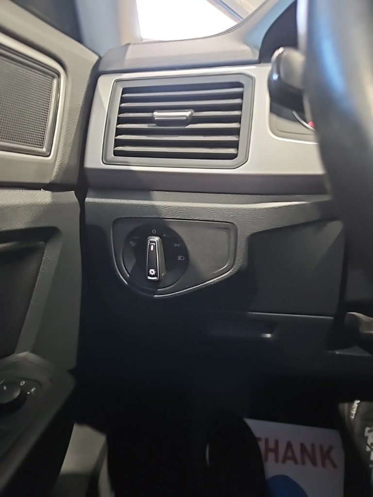 Used 2021 Volkswagen Atlas SE image 33