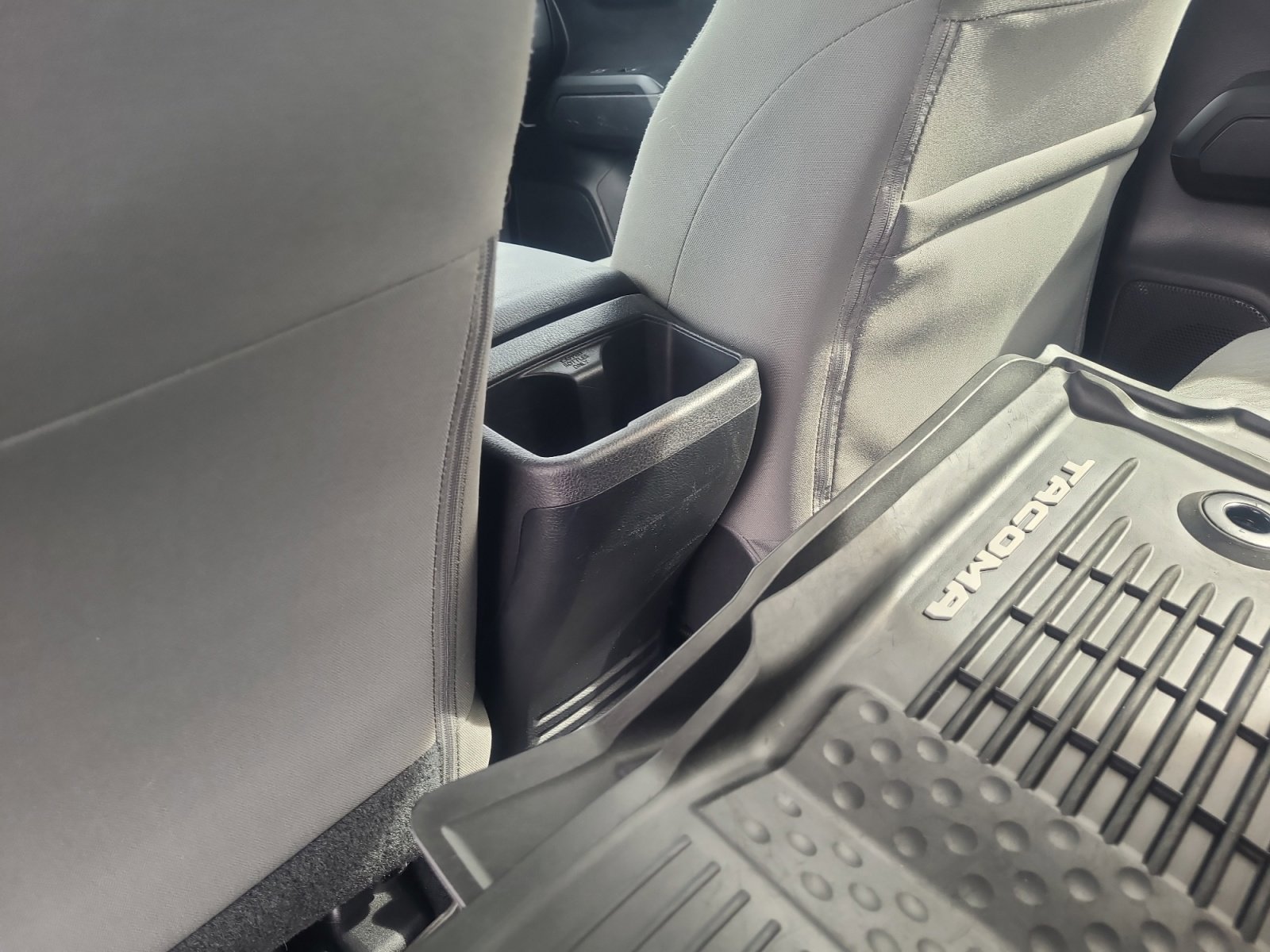 Used 2020 Toyota Tacoma SR image 31