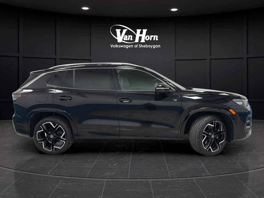 Used 2025 Volkswagen Tiguan SEL R-Line AWD/4WD image 8