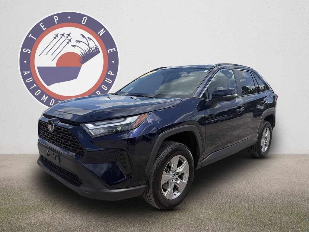 Used 2025 Toyota RAV4 XLE FWD image 2