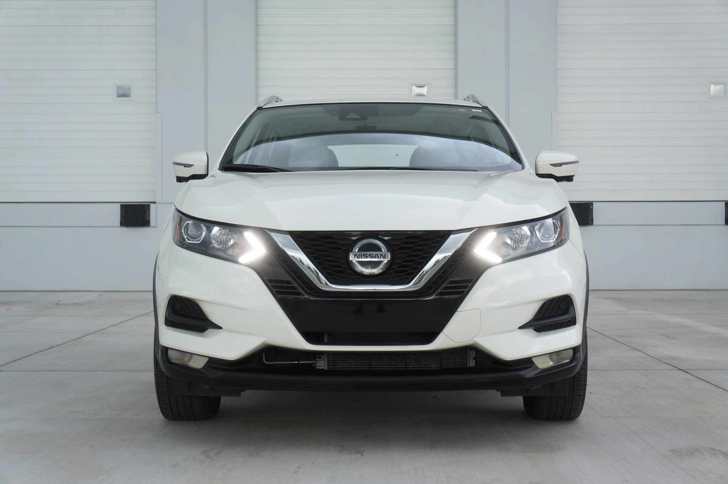 Used 2022 Nissan Rogue Sport SV w/ Technology Package image 3