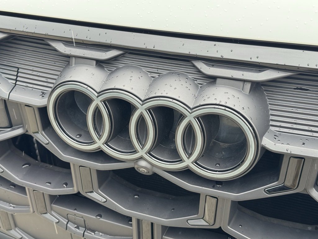 Used 2025 Audi SQ7 Prestige image 14
