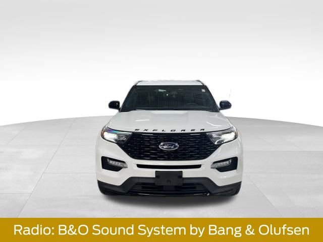 Used 2023 Ford Explorer ST-Line AWD/4WD image 2