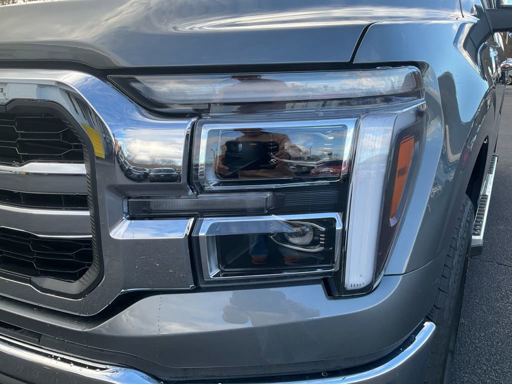 New 2025 Ford F150 Lariat w/ Equipment Group 501A Mid image 10