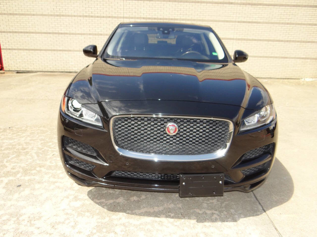 Used 2017 Jaguar F-PACE Premium AWD/4WD image 12