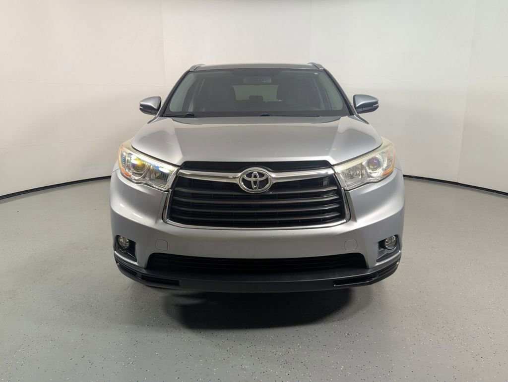 Used 2016 Toyota Highlander XLE FWD video 2