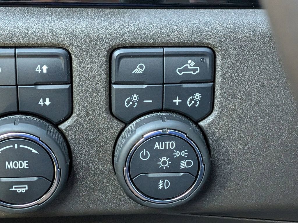 Used 2025 Chevrolet Silverado 2500 LTZ w/ Z71 Chrome Sport Edition image 27