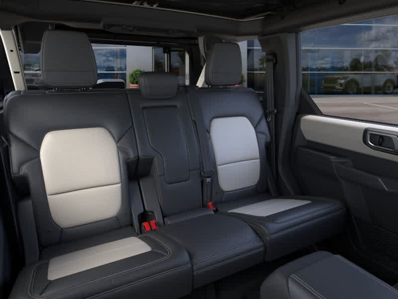 New 2026 Ford Bronco Outer Banks w/ Sasquatch Package AWD/4WD image 11