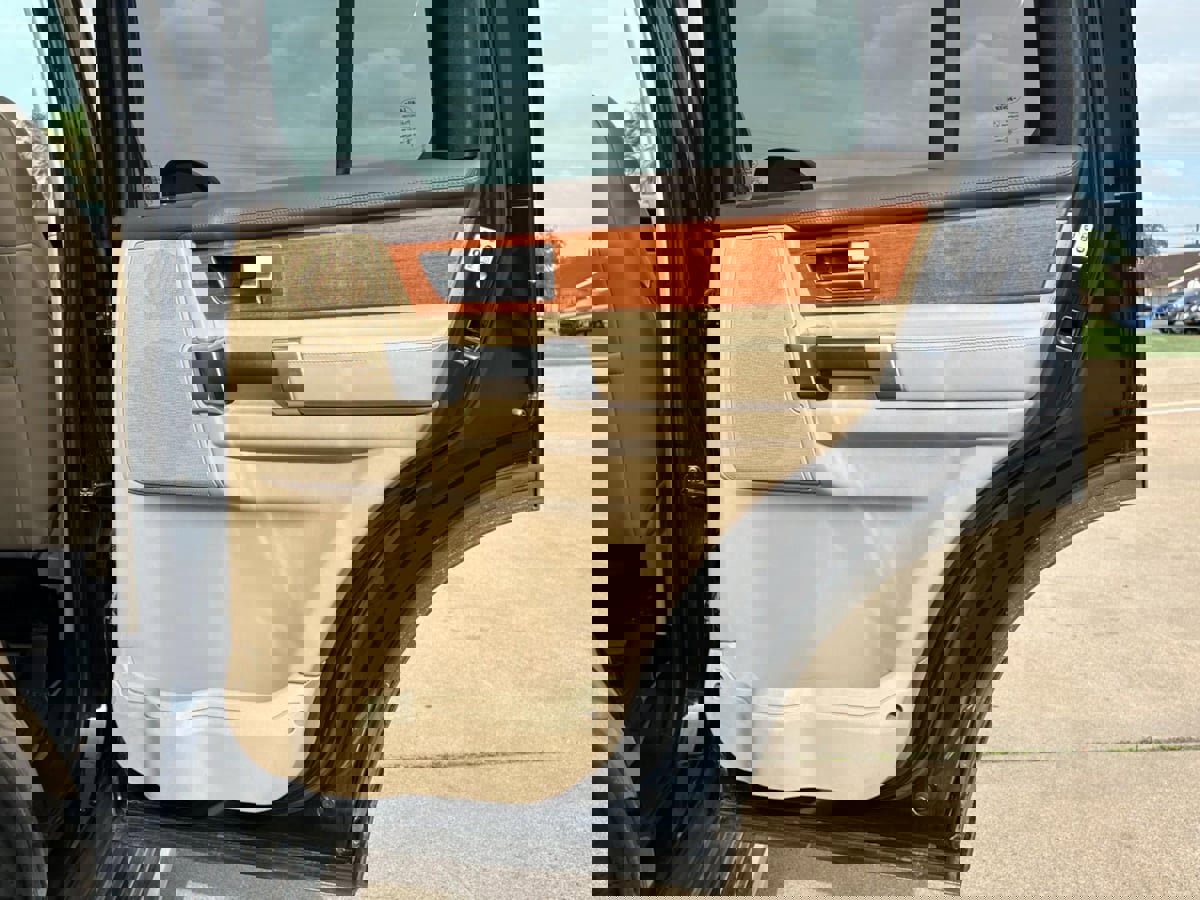 Used 2016 Land Rover LR4 HSE LUX image 31