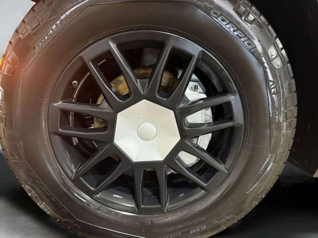 Used 2024 Tesla Cybertruck AWD Crew Cab image 28