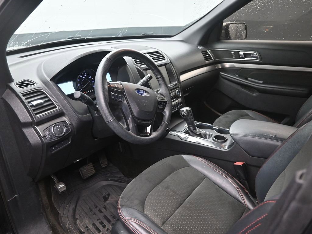 Used 2018 Ford Explorer XLT w/ Equipment Group 202A image 19