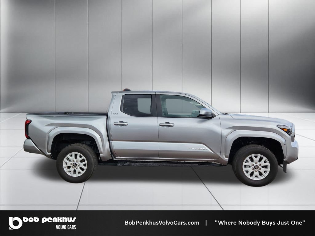 Used 2025 Toyota Tacoma SR5 AWD/4WD image 24