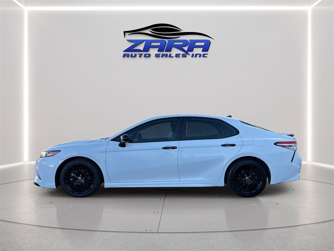 Used 2020 Toyota Camry SE AWD/4WD image 4