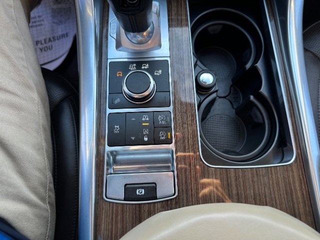 Used 2015 Land Rover Range Rover Sport HSE image 29